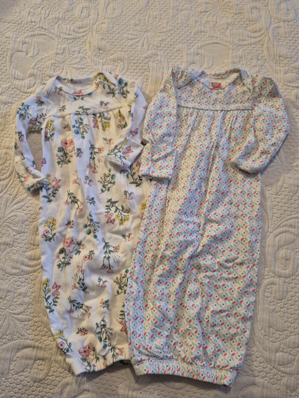 Carter's baby girl One Size nightgown with flippable hands both VGUC
